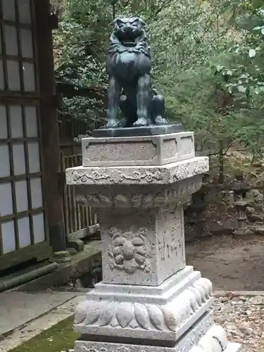  川上山若宮八幡宮の狛犬