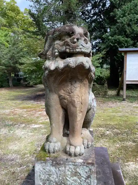 小鴨神社の狛犬