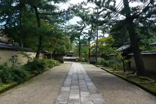 西大寺の庭園