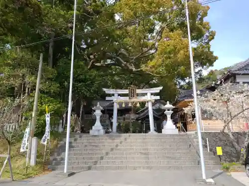 事任八幡宮の鳥居