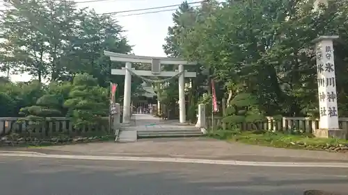 鎮守氷川神社の鳥居