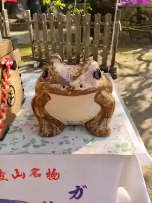 筑波山神社の{uncategorized: "未分類", other: "その他", undefined: "問題あり", building: "その他建物", grave: "お墓", sacred_gate: "鳥居", guardian: "狛犬", statue: "像", buddha: "仏像", history: "歴史", nature: "自然", garden: "庭園", animal: "動物", pagoda: "塔", temizu: "手水舎", mountain_gate: "山門・神門", sanctuary: "本殿・本堂", subordinate: "末社・摂社", art: "芸術", scenery: "景色", jizo: "地蔵", ema: "絵馬", goshuin: "御朱印", omikuji: "おみくじ", items: "授与品その他", amulet: "お守り", goshuincho: "御朱印帳", eats: "食事", festival: "お祭り", votive_dance: "神楽", shichigosan: "七五三参", wedding: "結婚式", experience: "体験その他", initially: "初詣", around: "周辺", anti_infection: "感染症対策"}