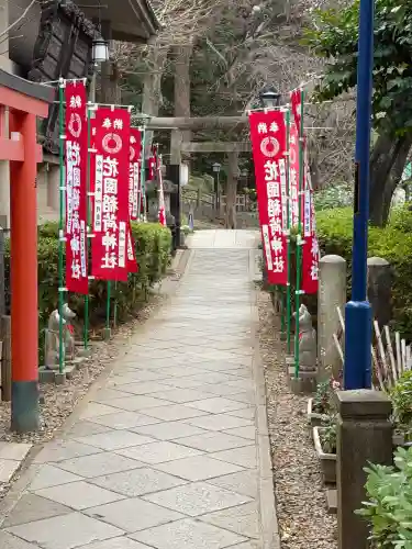 花園稲荷神社の{uncategorized: "未分類", other: "その他", undefined: "問題あり", building: "その他建物", grave: "お墓", sacred_gate: "鳥居", guardian: "狛犬", statue: "像", buddha: "仏像", history: "歴史", nature: "自然", garden: "庭園", animal: "動物", pagoda: "塔", temizu: "手水舎", mountain_gate: "山門・神門", sanctuary: "本殿・本堂", subordinate: "末社・摂社", art: "芸術", scenery: "景色", jizo: "地蔵", ema: "絵馬", goshuin: "御朱印", omikuji: "おみくじ", items: "授与品その他", amulet: "お守り", goshuincho: "御朱印帳", eats: "食事", festival: "お祭り", votive_dance: "神楽", shichigosan: "七五三参", wedding: "結婚式", experience: "体験その他", initially: "初詣", around: "周辺", anti_infection: "感染症対策"}
