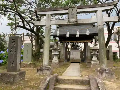 箭弓稲荷神社の末社