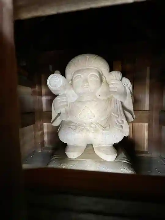 大黒堂(名越大黒堂)の{uncategorized: "未分類", other: "その他", undefined: "問題あり", building: "その他建物", grave: "お墓", sacred_gate: "鳥居", guardian: "狛犬", statue: "像", buddha: "仏像", history: "歴史", nature: "自然", garden: "庭園", animal: "動物", pagoda: "塔", temizu: "手水舎", mountain_gate: "山門・神門", sanctuary: "本殿・本堂", subordinate: "末社・摂社", art: "芸術", scenery: "景色", jizo: "地蔵", ema: "絵馬", goshuin: "御朱印", omikuji: "おみくじ", items: "授与品その他", amulet: "お守り", goshuincho: "御朱印帳", eats: "食事", festival: "お祭り", votive_dance: "神楽", shichigosan: "七五三参", wedding: "結婚式", experience: "体験その他", initially: "初詣", around: "周辺", anti_infection: "感染症対策"}