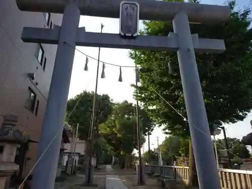 飯香岡八幡宮の鳥居