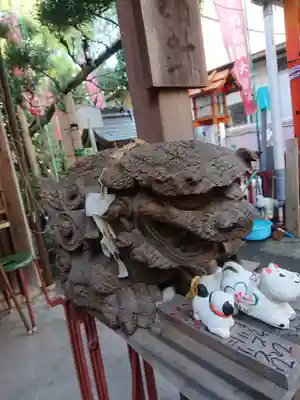 翁稲荷社の狛犬