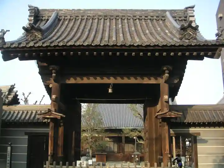 本興寺の山門・神門