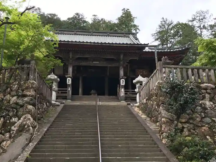 華厳寺の本殿・本堂