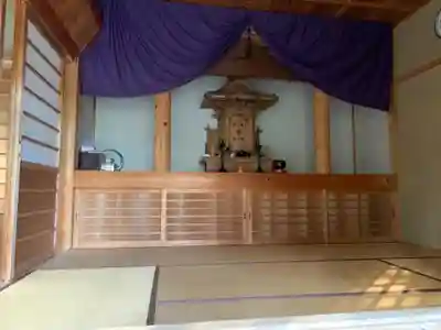 西根観音堂の本殿・本堂