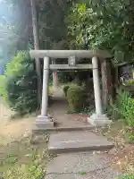 山下神明社の{uncategorized: "未分類", other: "その他", undefined: "問題あり", building: "その他建物", grave: "お墓", sacred_gate: "鳥居", guardian: "狛犬", statue: "像", buddha: "仏像", history: "歴史", nature: "自然", garden: "庭園", animal: "動物", pagoda: "塔", temizu: "手水舎", mountain_gate: "山門・神門", sanctuary: "本殿・本堂", subordinate: "末社・摂社", art: "芸術", scenery: "景色", jizo: "地蔵", ema: "絵馬", goshuin: "御朱印", omikuji: "おみくじ", items: "授与品その他", amulet: "お守り", goshuincho: "御朱印帳", eats: "食事", festival: "お祭り", votive_dance: "神楽", shichigosan: "七五三参", wedding: "結婚式", experience: "体験その他", initially: "初詣", around: "周辺", anti_infection: "感染症対策"}