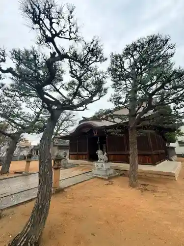 舞子六神社／まいこむの宮の{uncategorized: "未分類", other: "その他", undefined: "問題あり", building: "その他建物", grave: "お墓", sacred_gate: "鳥居", guardian: "狛犬", statue: "像", buddha: "仏像", history: "歴史", nature: "自然", garden: "庭園", animal: "動物", pagoda: "塔", temizu: "手水舎", mountain_gate: "山門・神門", sanctuary: "本殿・本堂", subordinate: "末社・摂社", art: "芸術", scenery: "景色", jizo: "地蔵", ema: "絵馬", goshuin: "御朱印", omikuji: "おみくじ", items: "授与品その他", amulet: "お守り", goshuincho: "御朱印帳", eats: "食事", festival: "お祭り", votive_dance: "神楽", shichigosan: "七五三参", wedding: "結婚式", experience: "体験その他", initially: "初詣", around: "周辺", anti_infection: "感染症対策"}