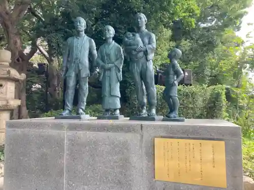 靖國神社の像