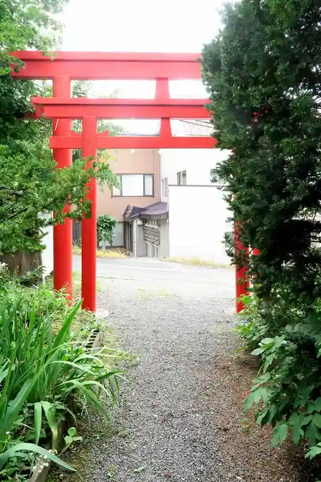 豊受稲荷神社の鳥居