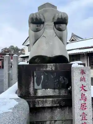 大杉神社 境内社 勝馬神社の{uncategorized: "未分類", other: "その他", undefined: "問題あり", building: "その他建物", grave: "お墓", sacred_gate: "鳥居", guardian: "狛犬", statue: "像", buddha: "仏像", history: "歴史", nature: "自然", garden: "庭園", animal: "動物", pagoda: "塔", temizu: "手水舎", mountain_gate: "山門・神門", sanctuary: "本殿・本堂", subordinate: "末社・摂社", art: "芸術", scenery: "景色", jizo: "地蔵", ema: "絵馬", goshuin: "御朱印", omikuji: "おみくじ", items: "授与品その他", amulet: "お守り", goshuincho: "御朱印帳", eats: "食事", festival: "お祭り", votive_dance: "神楽", shichigosan: "七五三参", wedding: "結婚式", experience: "体験その他", initially: "初詣", around: "周辺", anti_infection: "感染症対策"}