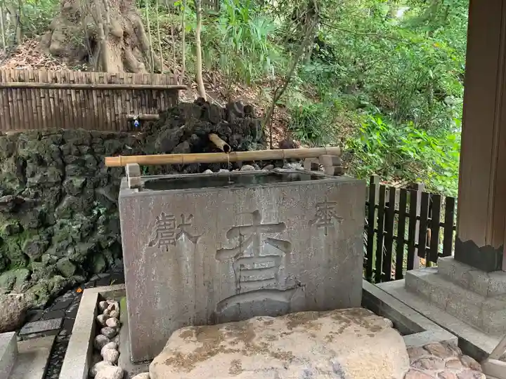 伊勢山皇大神宮の手水舎