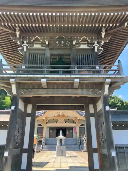 龍澤山祥雲寺の山門