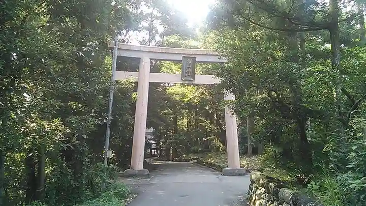 雄山神社前立社壇の鳥居