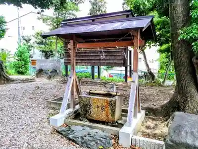 神明社の手水舎