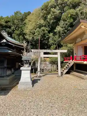 上地八幡宮の鳥居