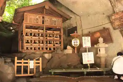 銭洗弁財天宇賀福神社(神奈川県)