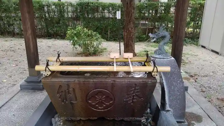 歌懸稲荷神社の手水舎