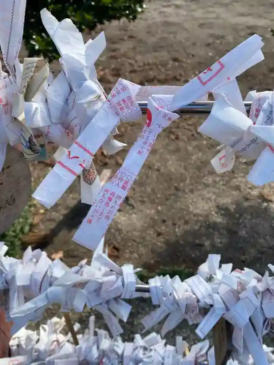 鹿嶋三嶋神社の{uncategorized: "未分類", other: "その他", undefined: "問題あり", building: "その他建物", grave: "お墓", sacred_gate: "鳥居", guardian: "狛犬", statue: "像", buddha: "仏像", history: "歴史", nature: "自然", garden: "庭園", animal: "動物", pagoda: "塔", temizu: "手水舎", mountain_gate: "山門・神門", sanctuary: "本殿・本堂", subordinate: "末社・摂社", art: "芸術", scenery: "景色", jizo: "地蔵", ema: "絵馬", goshuin: "御朱印", omikuji: "おみくじ", items: "授与品その他", amulet: "お守り", goshuincho: "御朱印帳", eats: "食事", festival: "お祭り", votive_dance: "神楽", shichigosan: "七五三参", wedding: "結婚式", experience: "体験その他", initially: "初詣", around: "周辺", anti_infection: "感染症対策"}