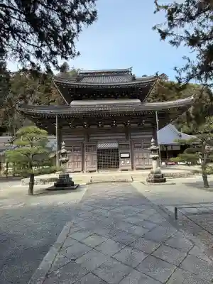 佛通寺の{uncategorized: "未分類", other: "その他", undefined: "問題あり", building: "その他建物", grave: "お墓", sacred_gate: "鳥居", guardian: "狛犬", statue: "像", buddha: "仏像", history: "歴史", nature: "自然", garden: "庭園", animal: "動物", pagoda: "塔", temizu: "手水舎", mountain_gate: "山門・神門", sanctuary: "本殿・本堂", subordinate: "末社・摂社", art: "芸術", scenery: "景色", jizo: "地蔵", ema: "絵馬", goshuin: "御朱印", omikuji: "おみくじ", items: "授与品その他", amulet: "お守り", goshuincho: "御朱印帳", eats: "食事", festival: "お祭り", votive_dance: "神楽", shichigosan: "七五三参", wedding: "結婚式", experience: "体験その他", initially: "初詣", around: "周辺", anti_infection: "感染症対策"}