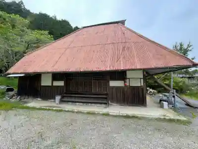 元龍寺の{uncategorized: "未分類", other: "その他", undefined: "問題あり", building: "その他建物", grave: "お墓", sacred_gate: "鳥居", guardian: "狛犬", statue: "像", buddha: "仏像", history: "歴史", nature: "自然", garden: "庭園", animal: "動物", pagoda: "塔", temizu: "手水舎", mountain_gate: "山門・神門", sanctuary: "本殿・本堂", subordinate: "末社・摂社", art: "芸術", scenery: "景色", jizo: "地蔵", ema: "絵馬", goshuin: "御朱印", omikuji: "おみくじ", items: "授与品その他", amulet: "お守り", goshuincho: "御朱印帳", eats: "食事", festival: "お祭り", votive_dance: "神楽", shichigosan: "七五三参", wedding: "結婚式", experience: "体験その他", initially: "初詣", around: "周辺", anti_infection: "感染症対策"}