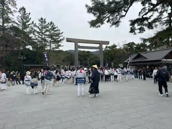 伊勢神宮内宮(皇大神宮)の{uncategorized: "未分類", other: "その他", undefined: "問題あり", building: "その他建物", grave: "お墓", sacred_gate: "鳥居", guardian: "狛犬", statue: "像", buddha: "仏像", history: "歴史", nature: "自然", garden: "庭園", animal: "動物", pagoda: "塔", temizu: "手水舎", mountain_gate: "山門・神門", sanctuary: "本殿・本堂", subordinate: "末社・摂社", art: "芸術", scenery: "景色", jizo: "地蔵", ema: "絵馬", goshuin: "御朱印", omikuji: "おみくじ", items: "授与品その他", amulet: "お守り", goshuincho: "御朱印帳", eats: "食事", festival: "お祭り", votive_dance: "神楽", shichigosan: "七五三参", wedding: "結婚式", experience: "体験その他", initially: "初詣", around: "周辺", anti_infection: "感染症対策"}
