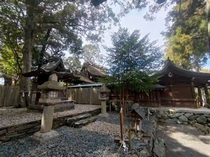 伊太祁曽神社の{uncategorized: "未分類", other: "その他", undefined: "問題あり", building: "その他建物", grave: "お墓", sacred_gate: "鳥居", guardian: "狛犬", statue: "像", buddha: "仏像", history: "歴史", nature: "自然", garden: "庭園", animal: "動物", pagoda: "塔", temizu: "手水舎", mountain_gate: "山門・神門", sanctuary: "本殿・本堂", subordinate: "末社・摂社", art: "芸術", scenery: "景色", jizo: "地蔵", ema: "絵馬", goshuin: "御朱印", omikuji: "おみくじ", items: "授与品その他", amulet: "お守り", goshuincho: "御朱印帳", eats: "食事", festival: "お祭り", votive_dance: "神楽", shichigosan: "七五三参", wedding: "結婚式", experience: "体験その他", initially: "初詣", around: "周辺", anti_infection: "感染症対策"}