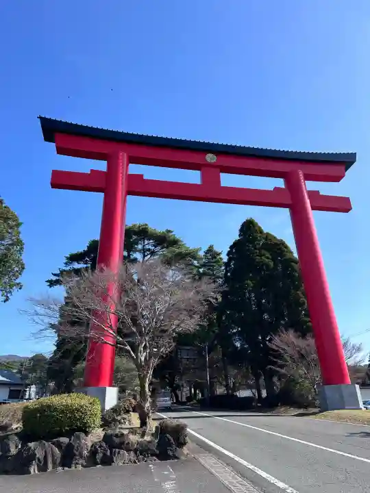 霧島神宮の{uncategorized: "未分類", other: "その他", undefined: "問題あり", building: "その他建物", grave: "お墓", sacred_gate: "鳥居", guardian: "狛犬", statue: "像", buddha: "仏像", history: "歴史", nature: "自然", garden: "庭園", animal: "動物", pagoda: "塔", temizu: "手水舎", mountain_gate: "山門・神門", sanctuary: "本殿・本堂", subordinate: "末社・摂社", art: "芸術", scenery: "景色", jizo: "地蔵", ema: "絵馬", goshuin: "御朱印", omikuji: "おみくじ", items: "授与品その他", amulet: "お守り", goshuincho: "御朱印帳", eats: "食事", festival: "お祭り", votive_dance: "神楽", shichigosan: "七五三参", wedding: "結婚式", experience: "体験その他", initially: "初詣", around: "周辺", anti_infection: "感染症対策"}