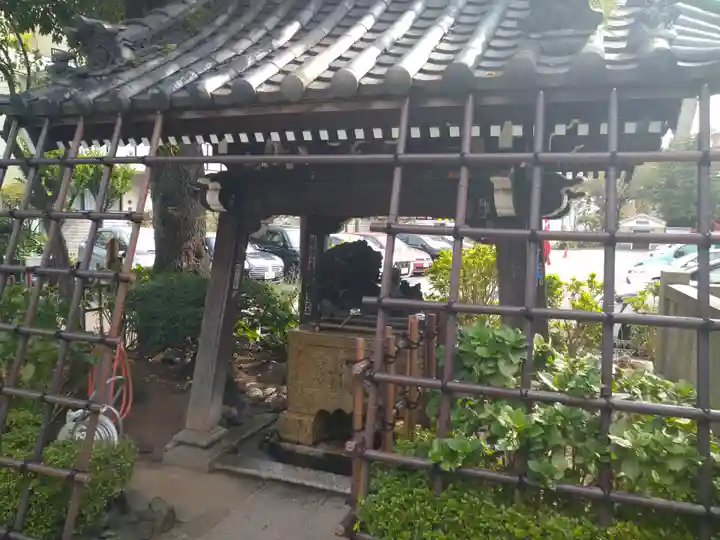 白山神社の手水舎