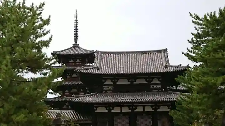 法隆寺の山門・神門