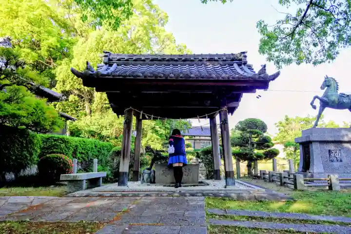 八柱社の{uncategorized: "未分類", other: "その他", undefined: "問題あり", building: "その他建物", grave: "お墓", sacred_gate: "鳥居", guardian: "狛犬", statue: "像", buddha: "仏像", history: "歴史", nature: "自然", garden: "庭園", animal: "動物", pagoda: "塔", temizu: "手水舎", mountain_gate: "山門・神門", sanctuary: "本殿・本堂", subordinate: "末社・摂社", art: "芸術", scenery: "景色", jizo: "地蔵", ema: "絵馬", goshuin: "御朱印", omikuji: "おみくじ", items: "授与品その他", amulet: "お守り", goshuincho: "御朱印帳", eats: "食事", festival: "お祭り", votive_dance: "神楽", shichigosan: "七五三参", wedding: "結婚式", experience: "体験その他", initially: "初詣", around: "周辺", anti_infection: "感染症対策"}