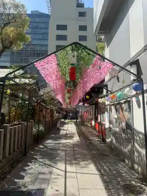 露天神社（お初天神）の{uncategorized: "未分類", other: "その他", undefined: "問題あり", building: "その他建物", grave: "お墓", sacred_gate: "鳥居", guardian: "狛犬", statue: "像", buddha: "仏像", history: "歴史", nature: "自然", garden: "庭園", animal: "動物", pagoda: "塔", temizu: "手水舎", mountain_gate: "山門・神門", sanctuary: "本殿・本堂", subordinate: "末社・摂社", art: "芸術", scenery: "景色", jizo: "地蔵", ema: "絵馬", goshuin: "御朱印", omikuji: "おみくじ", items: "授与品その他", amulet: "お守り", goshuincho: "御朱印帳", eats: "食事", festival: "お祭り", votive_dance: "神楽", shichigosan: "七五三参", wedding: "結婚式", experience: "体験その他", initially: "初詣", around: "周辺", anti_infection: "感染症対策"}