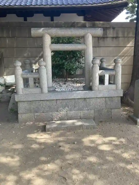 河内國魂神社の{uncategorized: "未分類", other: "その他", undefined: "問題あり", building: "その他建物", grave: "お墓", sacred_gate: "鳥居", guardian: "狛犬", statue: "像", buddha: "仏像", history: "歴史", nature: "自然", garden: "庭園", animal: "動物", pagoda: "塔", temizu: "手水舎", mountain_gate: "山門・神門", sanctuary: "本殿・本堂", subordinate: "末社・摂社", art: "芸術", scenery: "景色", jizo: "地蔵", ema: "絵馬", goshuin: "御朱印", omikuji: "おみくじ", items: "授与品その他", amulet: "お守り", goshuincho: "御朱印帳", eats: "食事", festival: "お祭り", votive_dance: "神楽", shichigosan: "七五三参", wedding: "結婚式", experience: "体験その他", initially: "初詣", around: "周辺", anti_infection: "感染症対策"}