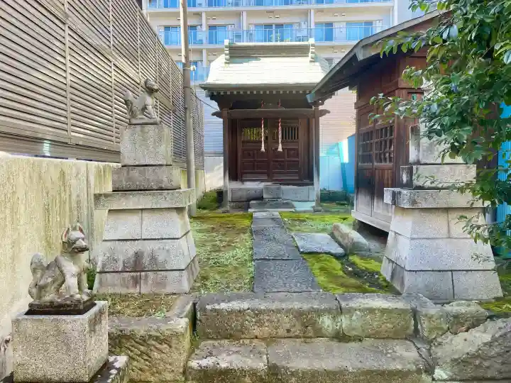 瘡護稲荷大明神の{uncategorized: "未分類", other: "その他", undefined: "問題あり", building: "その他建物", grave: "お墓", sacred_gate: "鳥居", guardian: "狛犬", statue: "像", buddha: "仏像", history: "歴史", nature: "自然", garden: "庭園", animal: "動物", pagoda: "塔", temizu: "手水舎", mountain_gate: "山門・神門", sanctuary: "本殿・本堂", subordinate: "末社・摂社", art: "芸術", scenery: "景色", jizo: "地蔵", ema: "絵馬", goshuin: "御朱印", omikuji: "おみくじ", items: "授与品その他", amulet: "お守り", goshuincho: "御朱印帳", eats: "食事", festival: "お祭り", votive_dance: "神楽", shichigosan: "七五三参", wedding: "結婚式", experience: "体験その他", initially: "初詣", around: "周辺", anti_infection: "感染症対策"}