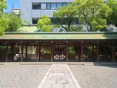 坐摩神社の{uncategorized: "未分類", other: "その他", undefined: "問題あり", building: "その他建物", grave: "お墓", sacred_gate: "鳥居", guardian: "狛犬", statue: "像", buddha: "仏像", history: "歴史", nature: "自然", garden: "庭園", animal: "動物", pagoda: "塔", temizu: "手水舎", mountain_gate: "山門・神門", sanctuary: "本殿・本堂", subordinate: "末社・摂社", art: "芸術", scenery: "景色", jizo: "地蔵", ema: "絵馬", goshuin: "御朱印", omikuji: "おみくじ", items: "授与品その他", amulet: "お守り", goshuincho: "御朱印帳", eats: "食事", festival: "お祭り", votive_dance: "神楽", shichigosan: "七五三参", wedding: "結婚式", experience: "体験その他", initially: "初詣", around: "周辺", anti_infection: "感染症対策"}