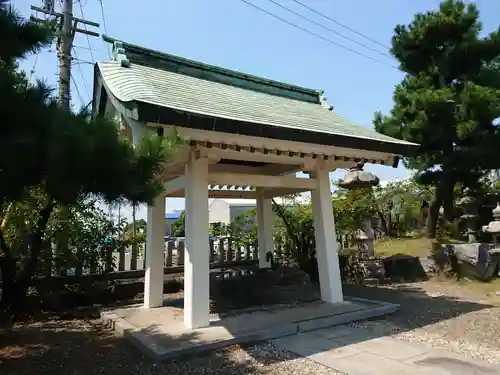 神明社の手水舎