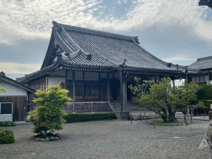 清徳寺の{uncategorized: "未分類", other: "その他", undefined: "問題あり", building: "その他建物", grave: "お墓", sacred_gate: "鳥居", guardian: "狛犬", statue: "像", buddha: "仏像", history: "歴史", nature: "自然", garden: "庭園", animal: "動物", pagoda: "塔", temizu: "手水舎", mountain_gate: "山門・神門", sanctuary: "本殿・本堂", subordinate: "末社・摂社", art: "芸術", scenery: "景色", jizo: "地蔵", ema: "絵馬", goshuin: "御朱印", omikuji: "おみくじ", items: "授与品その他", amulet: "お守り", goshuincho: "御朱印帳", eats: "食事", festival: "お祭り", votive_dance: "神楽", shichigosan: "七五三参", wedding: "結婚式", experience: "体験その他", initially: "初詣", around: "周辺", anti_infection: "感染症対策"}