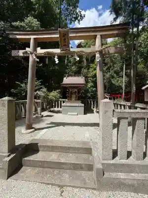 鴨都波神社の{uncategorized: "未分類", other: "その他", undefined: "問題あり", building: "その他建物", grave: "お墓", sacred_gate: "鳥居", guardian: "狛犬", statue: "像", buddha: "仏像", history: "歴史", nature: "自然", garden: "庭園", animal: "動物", pagoda: "塔", temizu: "手水舎", mountain_gate: "山門・神門", sanctuary: "本殿・本堂", subordinate: "末社・摂社", art: "芸術", scenery: "景色", jizo: "地蔵", ema: "絵馬", goshuin: "御朱印", omikuji: "おみくじ", items: "授与品その他", amulet: "お守り", goshuincho: "御朱印帳", eats: "食事", festival: "お祭り", votive_dance: "神楽", shichigosan: "七五三参", wedding: "結婚式", experience: "体験その他", initially: "初詣", around: "周辺", anti_infection: "感染症対策"}