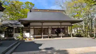 山中諏訪神社の{uncategorized: "未分類", other: "その他", undefined: "問題あり", building: "その他建物", grave: "お墓", sacred_gate: "鳥居", guardian: "狛犬", statue: "像", buddha: "仏像", history: "歴史", nature: "自然", garden: "庭園", animal: "動物", pagoda: "塔", temizu: "手水舎", mountain_gate: "山門・神門", sanctuary: "本殿・本堂", subordinate: "末社・摂社", art: "芸術", scenery: "景色", jizo: "地蔵", ema: "絵馬", goshuin: "御朱印", omikuji: "おみくじ", items: "授与品その他", amulet: "お守り", goshuincho: "御朱印帳", eats: "食事", festival: "お祭り", votive_dance: "神楽", shichigosan: "七五三参", wedding: "結婚式", experience: "体験その他", initially: "初詣", around: "周辺", anti_infection: "感染症対策"}