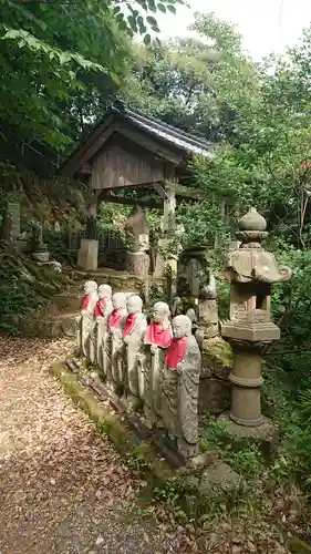 摩尼寺の地蔵