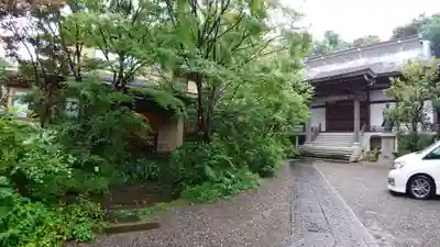 充行院の本殿・本堂