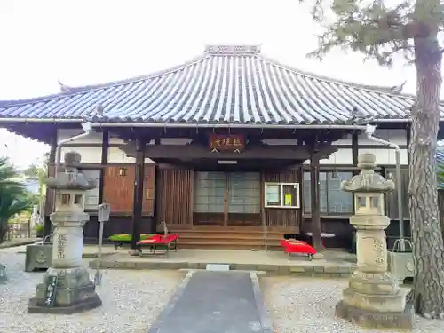 越境寺の本殿・本堂