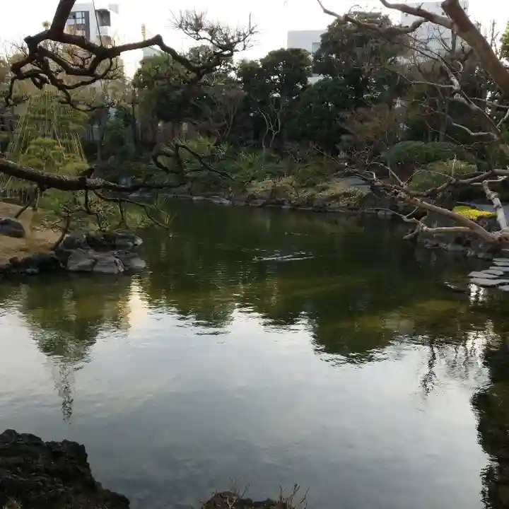 駒止稲荷神社の庭園
