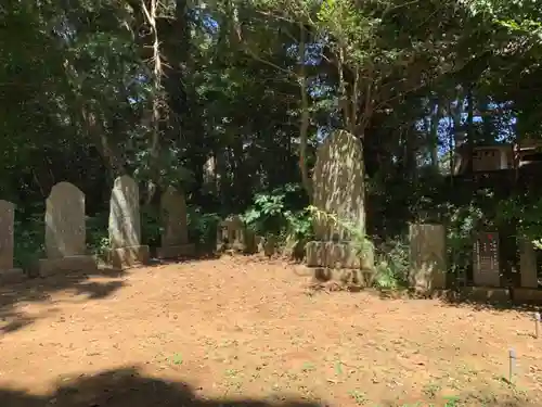 脇鷹神社の建物その他