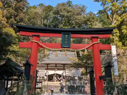 丹生川上神社（中社）の{uncategorized: "未分類", other: "その他", undefined: "問題あり", building: "その他建物", grave: "お墓", sacred_gate: "鳥居", guardian: "狛犬", statue: "像", buddha: "仏像", history: "歴史", nature: "自然", garden: "庭園", animal: "動物", pagoda: "塔", temizu: "手水舎", mountain_gate: "山門・神門", sanctuary: "本殿・本堂", subordinate: "末社・摂社", art: "芸術", scenery: "景色", jizo: "地蔵", ema: "絵馬", goshuin: "御朱印", omikuji: "おみくじ", items: "授与品その他", amulet: "お守り", goshuincho: "御朱印帳", eats: "食事", festival: "お祭り", votive_dance: "神楽", shichigosan: "七五三参", wedding: "結婚式", experience: "体験その他", initially: "初詣", around: "周辺", anti_infection: "感染症対策"}