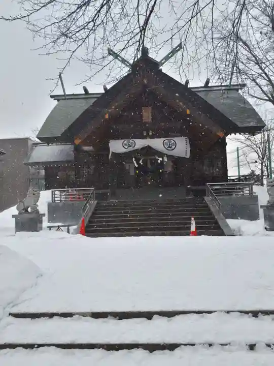 信濃神社の本殿・本堂
